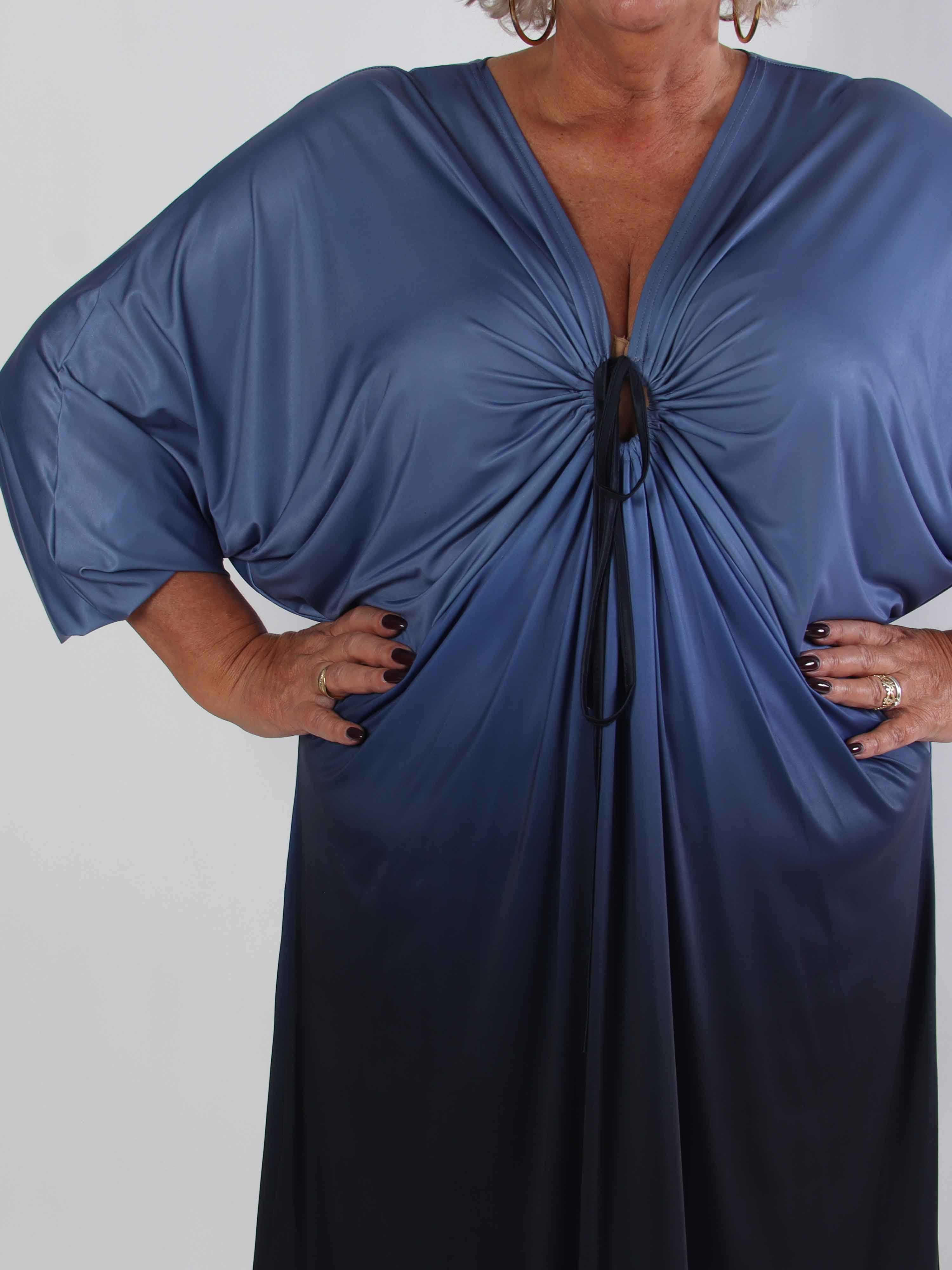 Ismene - Lang plus size tunikakjole i flere farvenuancer